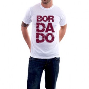 Crea tu camiseta personalizada con un bordado.